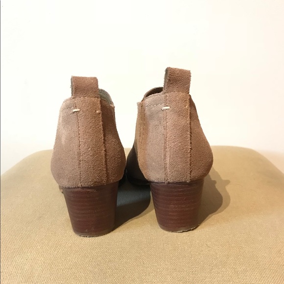 Light brown suede Dolce Vita ankle booties - Picture 5 of 6